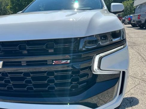 Used 2023 Chevrolet Suburban Z71 w/ Luxury Package AWD/4WD image 10