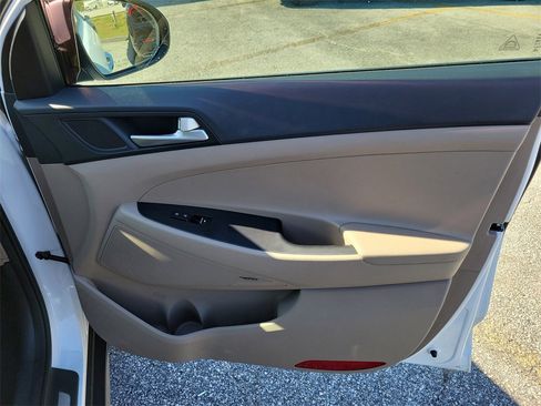 Used 2021 Hyundai Tucson Limited image 49