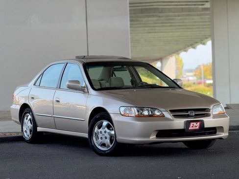 Used 2000 Honda Accord EX image 2