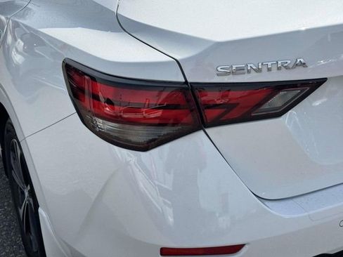 Used 2022 Nissan Sentra SV w/ Trunk Package image 11