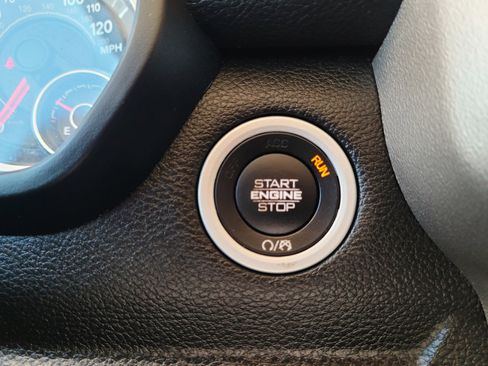 Used 2019 RAM 1500 Laramie image 16