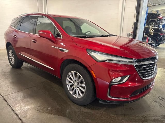 Used 2023 Buick Enclave Essence w/ Sound and Sites Package AWD/4WD image 3