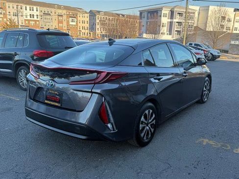 Used 2017 Toyota Prius Prime Premium image 13