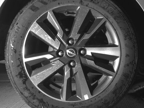 Used 2025 Nissan Versa SV image 15