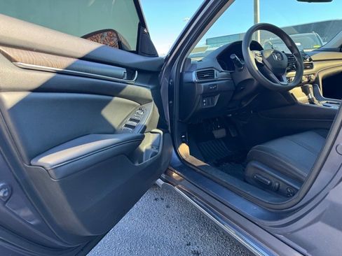 Used 2020 Honda Accord EX image 12