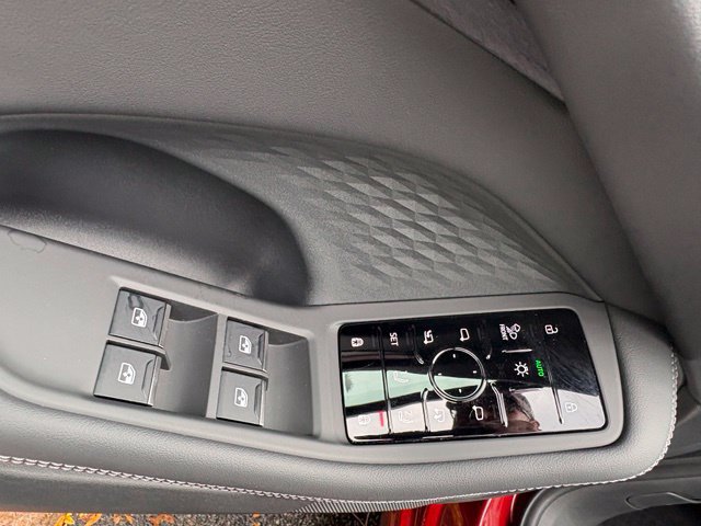 Used 2015 Toyota Sienna XLE Premium FWD image 19