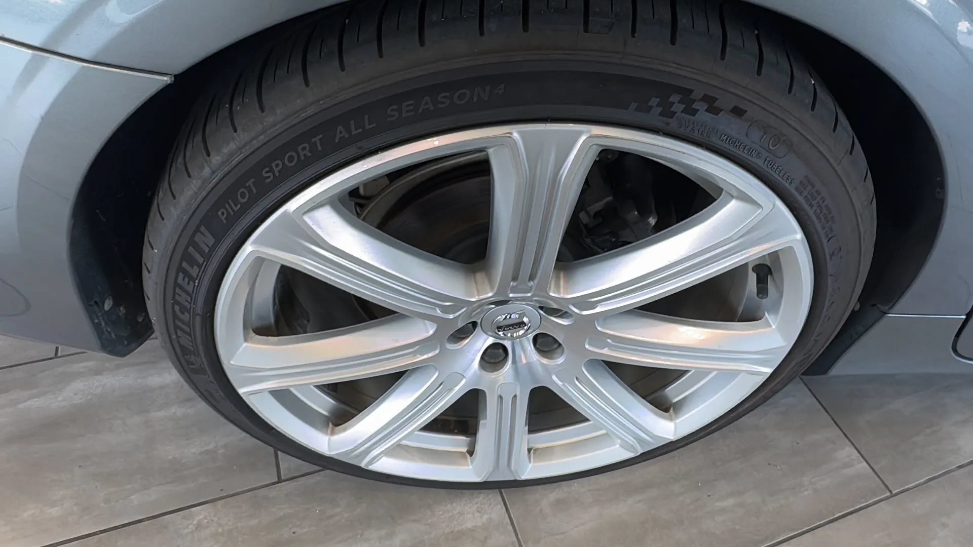 Used 2018 Volvo S90 T6 Momentum AWD/4WD image 17