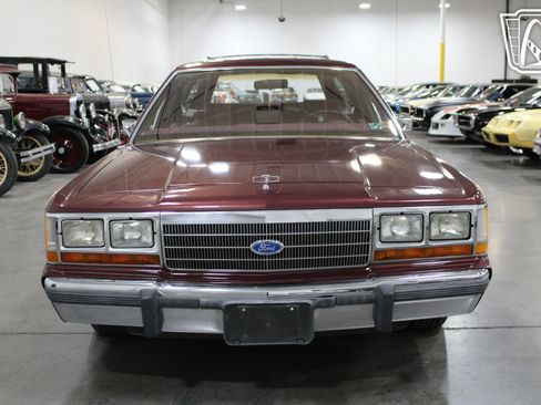 Used 1990 Ford LTD Country Squire image 23