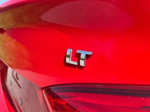 Used 2018 Chevrolet Cruze LT FWD image 11