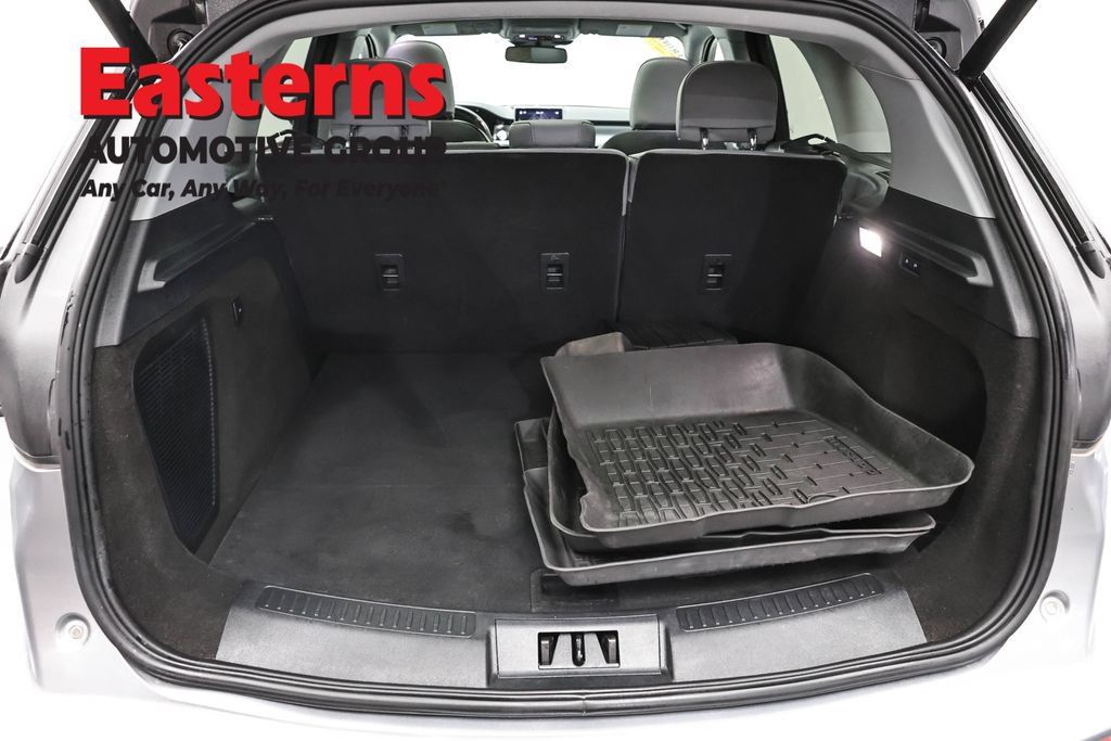 Used 2022 Lincoln Corsair AWD w/ Premium Package image 11