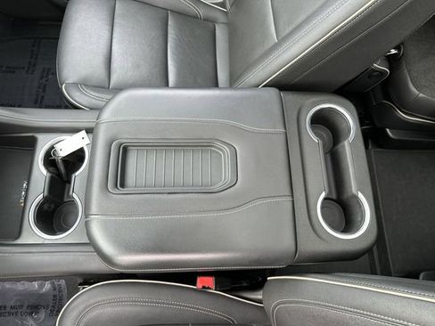 Certified 2023 GMC Yukon XL SLT w/ SLT Luxury Package image 25