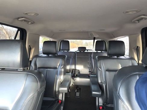 Certified 2024 Ford Expedition XLT image 31