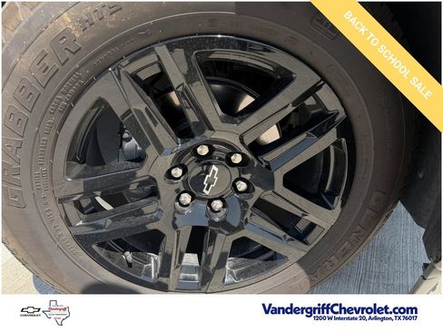 Certified 2025 Chevrolet Silverado 1500 Custom RWD image 9