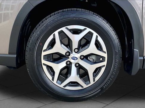 Used 2024 Subaru Forester Premium AWD/4WD image 11