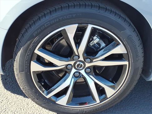 Used 2025 Volvo S60 B5 Core image 10