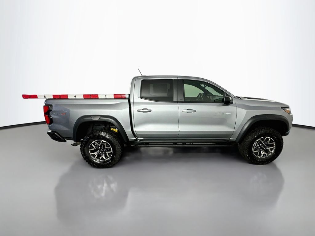 Used 2026 Chevrolet Colorado ZR2 w/ Technology Package AWD/4WD image 8