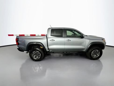 Used 2026 Chevrolet Colorado ZR2 w/ Technology Package AWD/4WD image 8