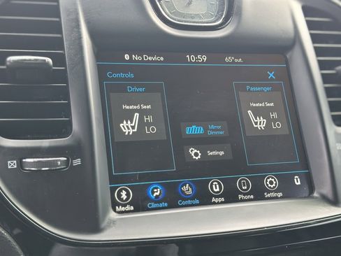 Used 2018 Chrysler 300 S image 35