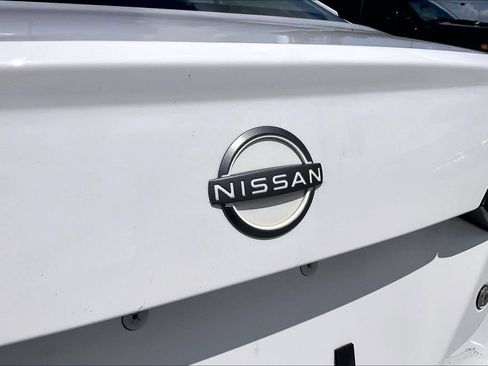 Used 2023 Nissan Versa S FWD image 27