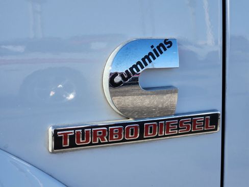 Used 2018 RAM 3500 Laramie Longhorn image 13