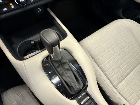Certified 2025 Honda HR-V LX image 31