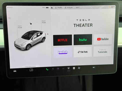 Used 2021 Tesla Model Y Long Range image 25