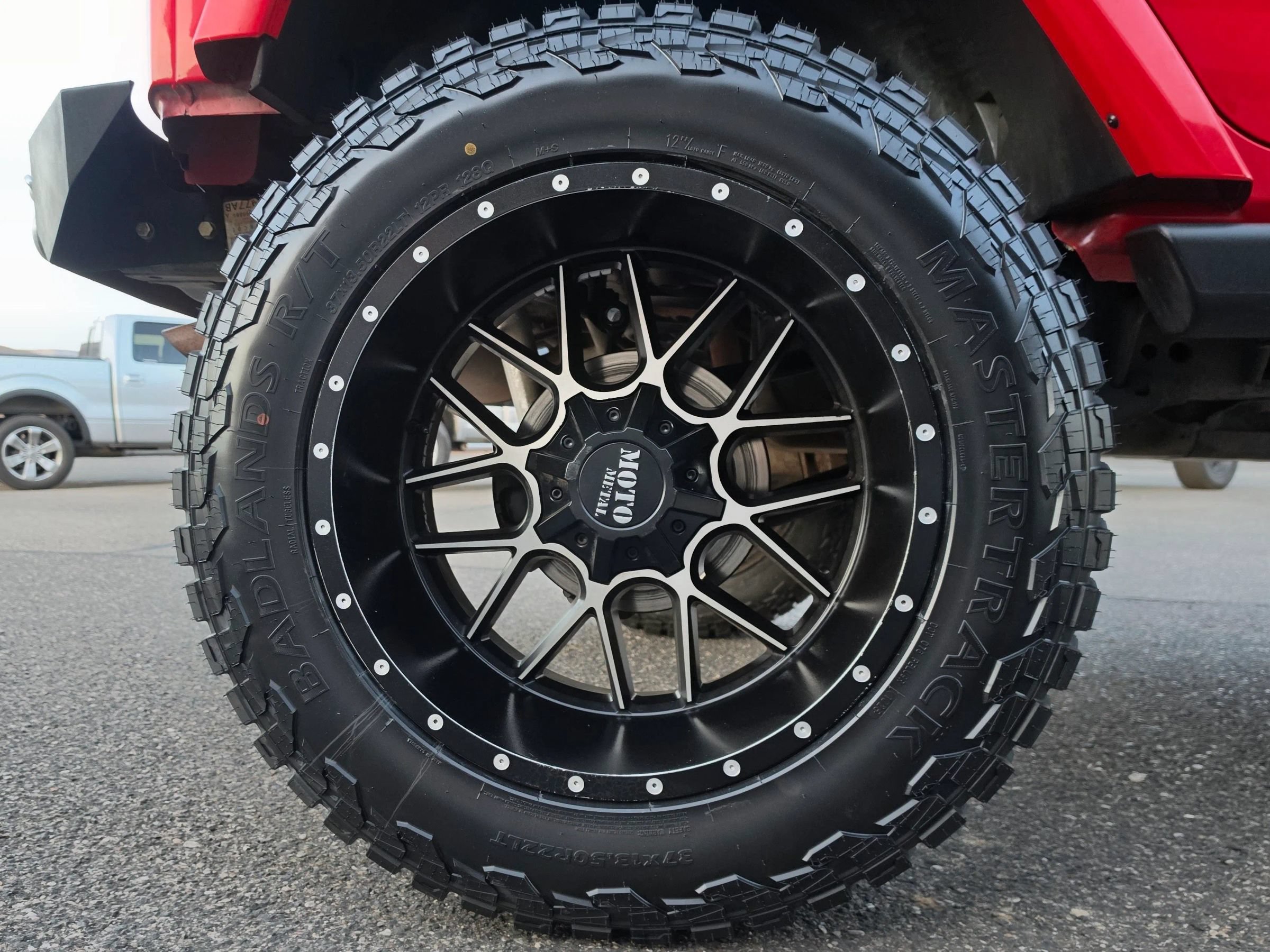 Used 2018 Jeep Wrangler Unlimited Sahara AWD/4WD image 37