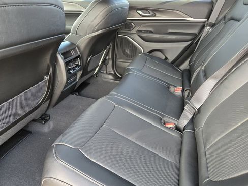 New 2026 Jeep Grand Cherokee Limited AWD/4WD image 17