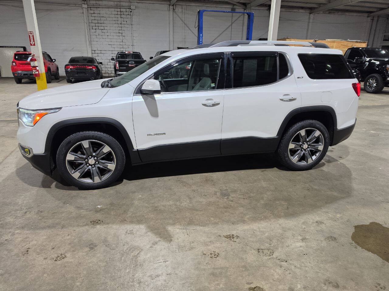 Used 2017 GMC Acadia SLT w/ LPO, Floor Liner Package AWD/4WD image 4