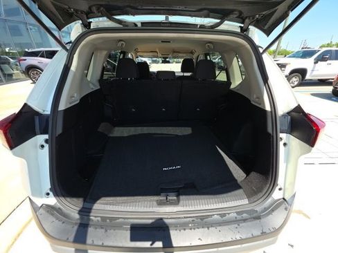 Used 2023 Nissan Rogue S image 26