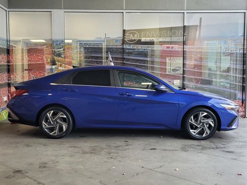 Used 2024 Hyundai Elantra SEL w/ Convenience Package image 4