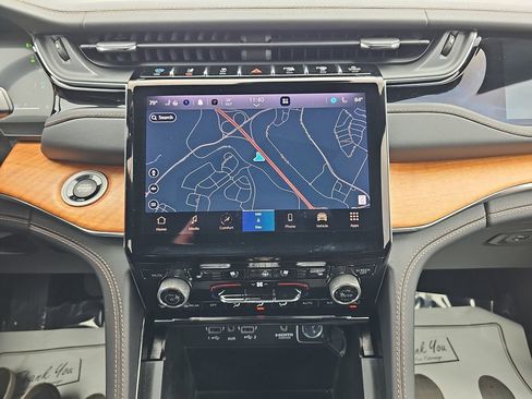 Used 2023 Jeep Grand Cherokee Summit image 26