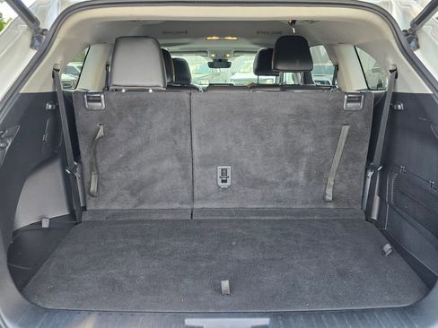Used 2023 Toyota Highlander XLE FWD image 25