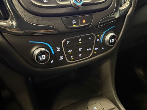 Used 2022 Chevrolet Equinox RS w/ Infotainment Package AWD/4WD image 15