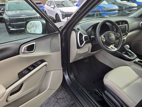 New 2025 Kia Soul LX image 4