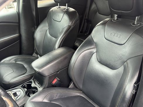 Used 2016 Jeep Cherokee Limited AWD/4WD image 30