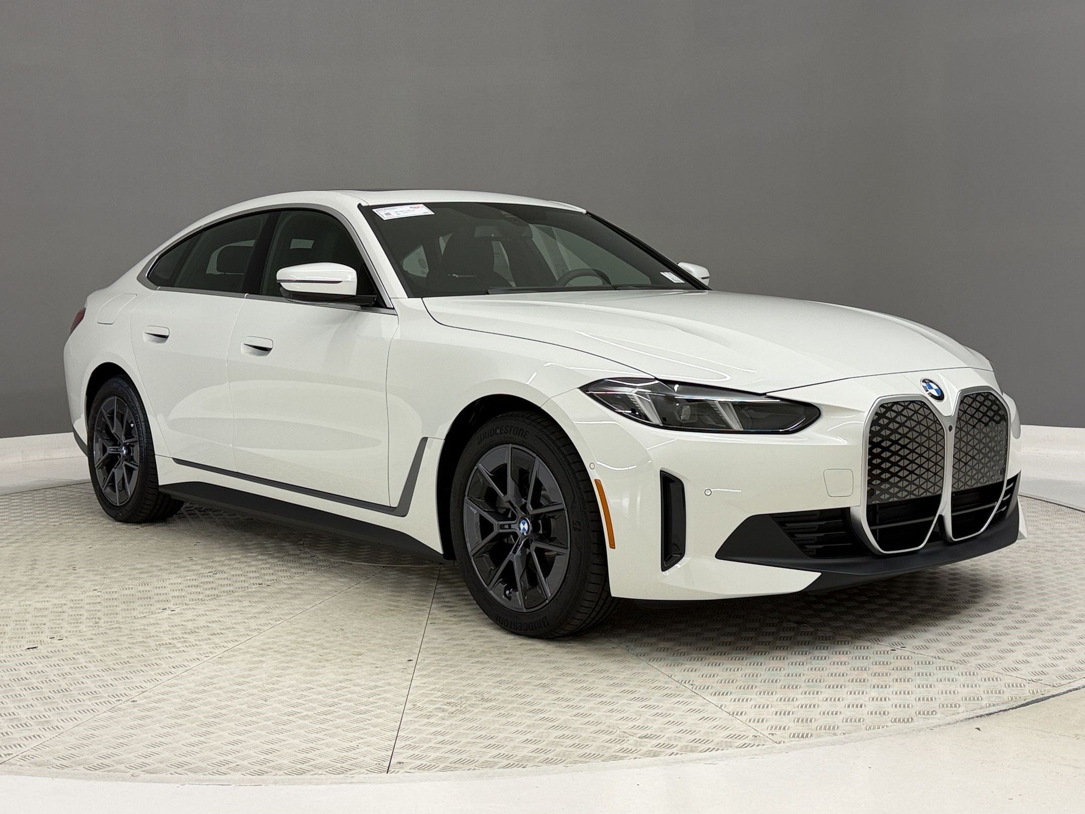New 2026 BMW i4 eDrive40 w/ Parking Assistance Package RWD image 7