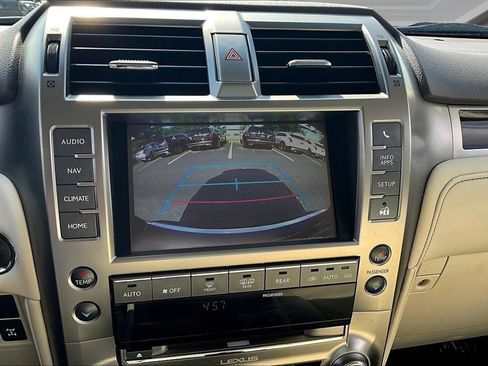 Used 2018 Lexus GX 460 Luxury w/ Preferred Accessory Package AWD/4WD image 14