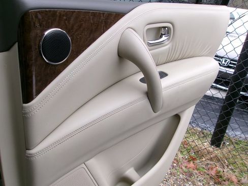 Used 2016 INFINITI QX80 2WD image 23