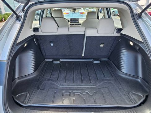 Used 2023 Honda HR-V LX image 11