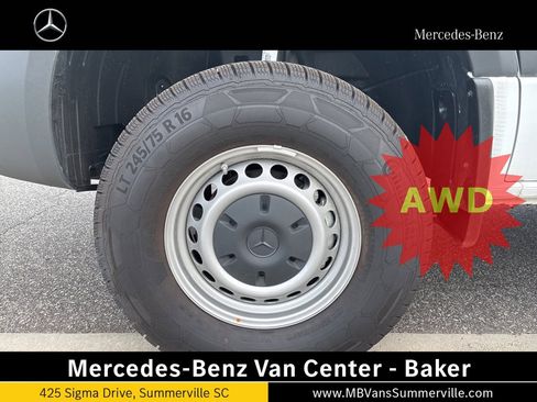 Used 2024 Mercedes-Benz Sprinter 2500 image 12