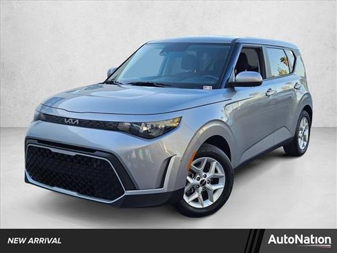 Used 2025 Kia Soul LX w/ LX Technology Package image 1