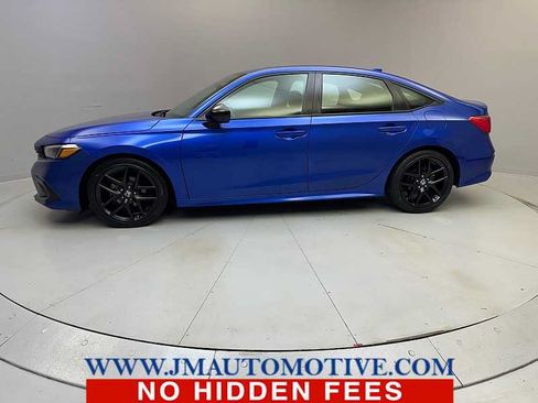 Used 2022 Honda Civic Sport image 2