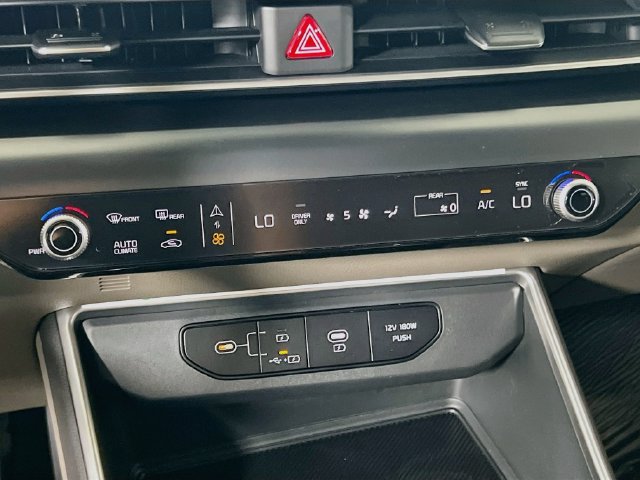 New 2027 Kia Carnival LXS FWD image 16
