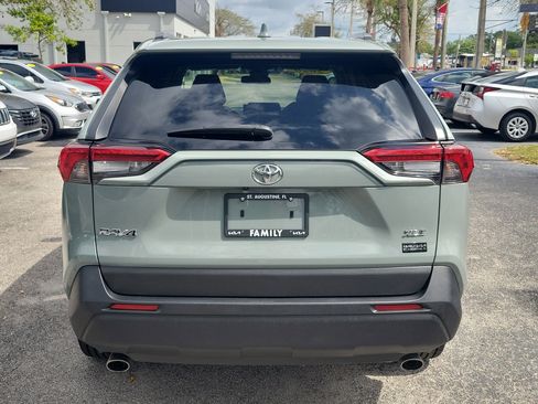 Used 2020 Toyota RAV4 XLE w/ Convenience Package FWD image 5