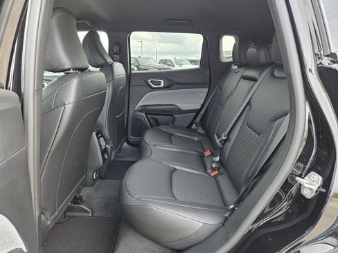 New 2026 Jeep Compass Latitude image 13