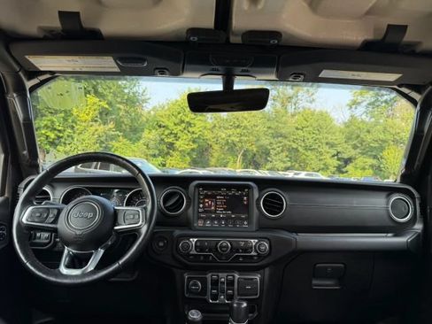 Used 2020 Jeep Gladiator Overland AWD/4WD image 15