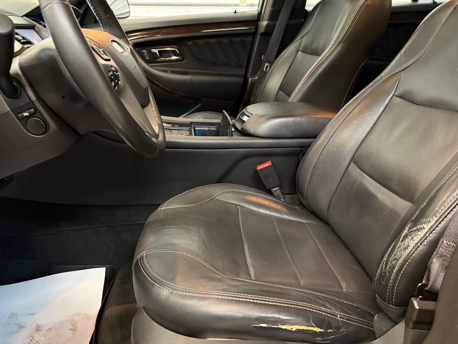 Used 2013 Ford Taurus Limited FWD image 10