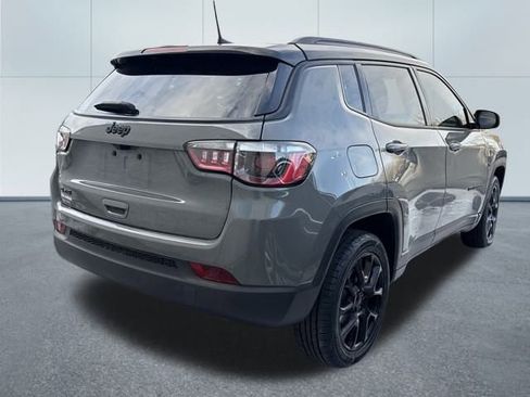 Used 2023 Jeep Compass Altitude image 3