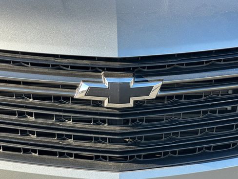 Used 2023 Chevrolet Traverse LT image 47